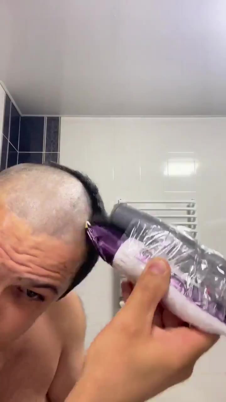 Interesting things - A guy found an efficient way to shave. [1870701133196398593]